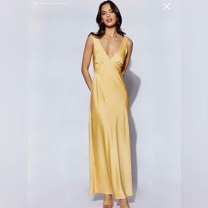 Formal maxi MESHKI dress.